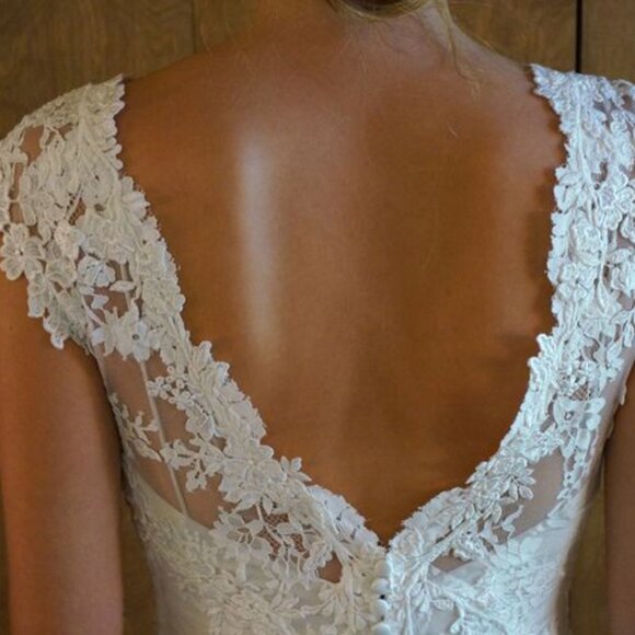 Allure Couture Elegant Wedding Gown P952 - Picture 4 of 12